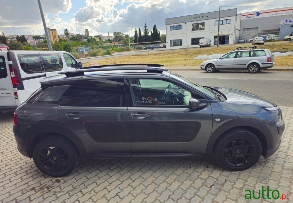 2016' Citroen C4 Cactus photo #4
