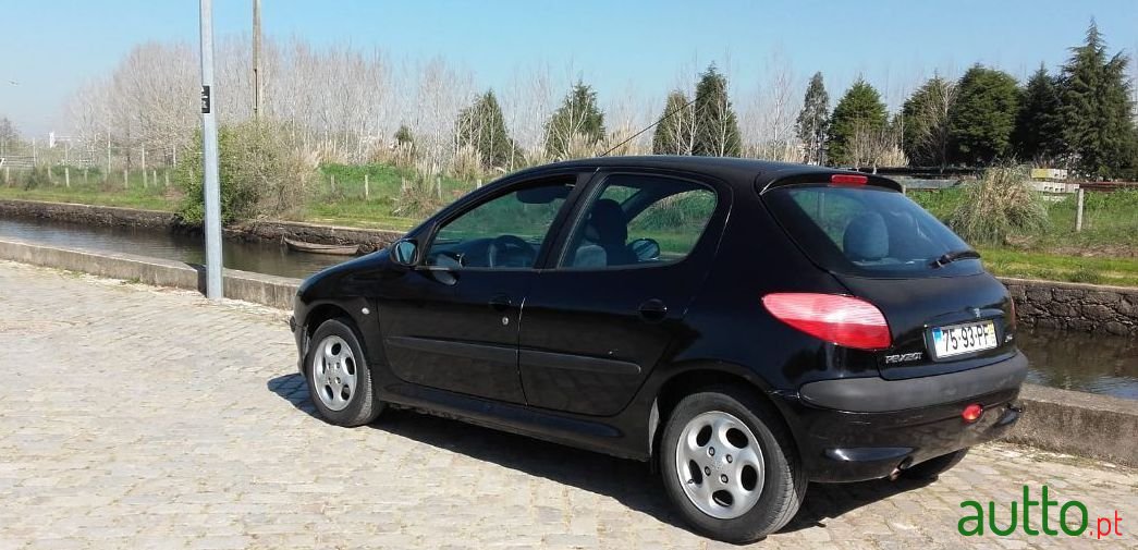 2000' Peugeot 206 photo #1