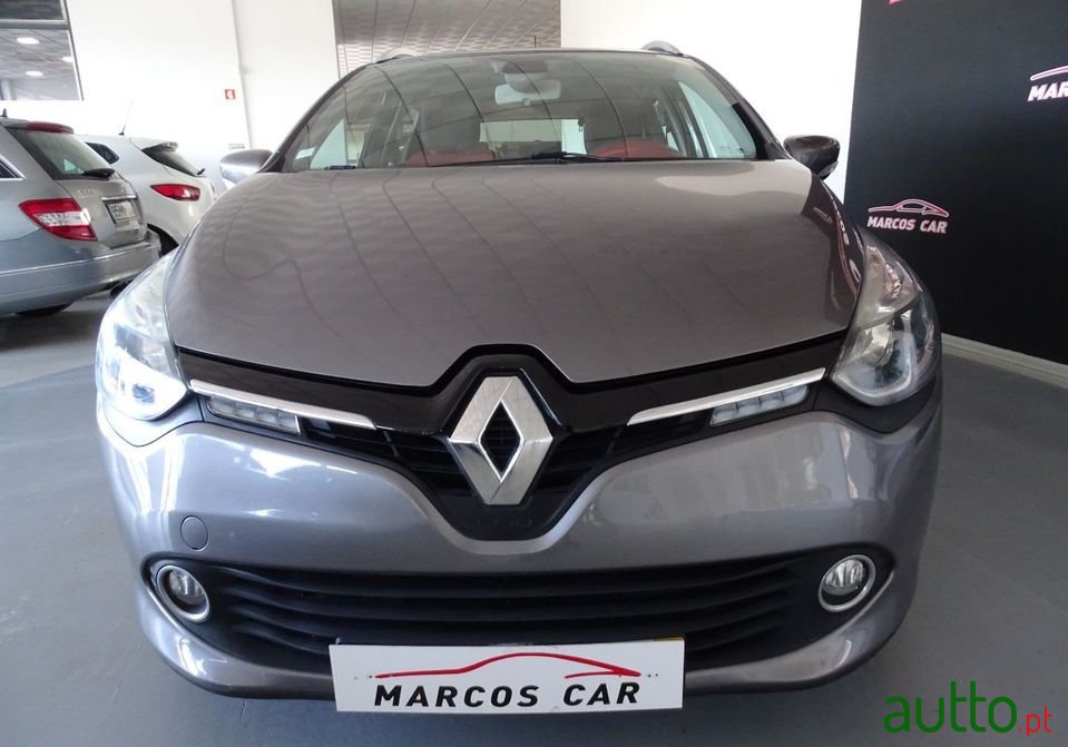 2013' Renault Clio Sport Tourer photo #2