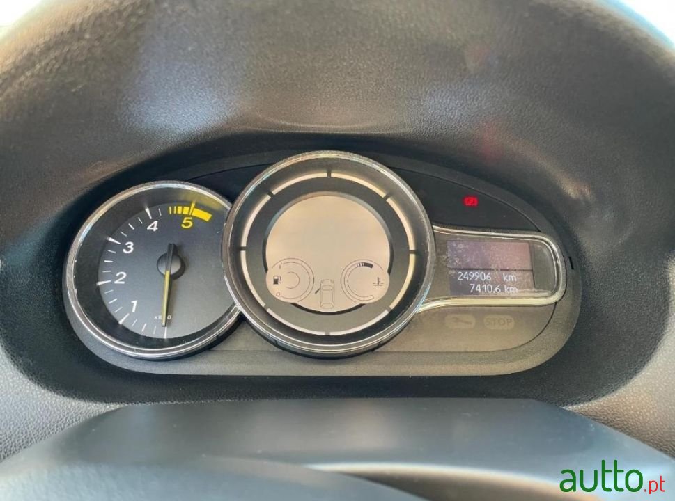 2015' Renault Megane Sport Tourer photo #2