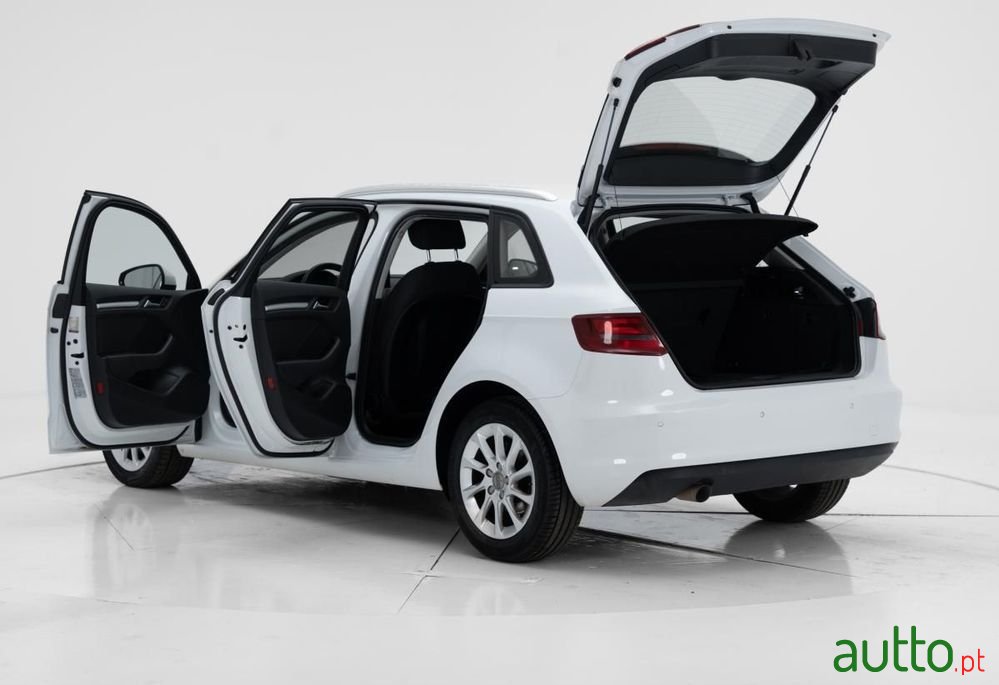 2016' Audi A3 Sportback photo #5