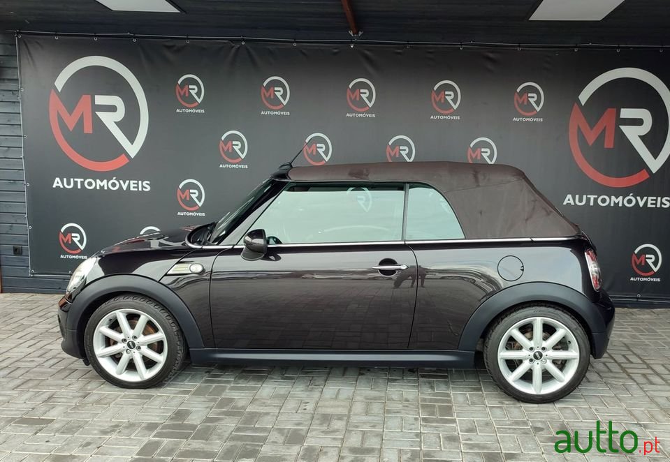 2013' MINI Cooper photo #6