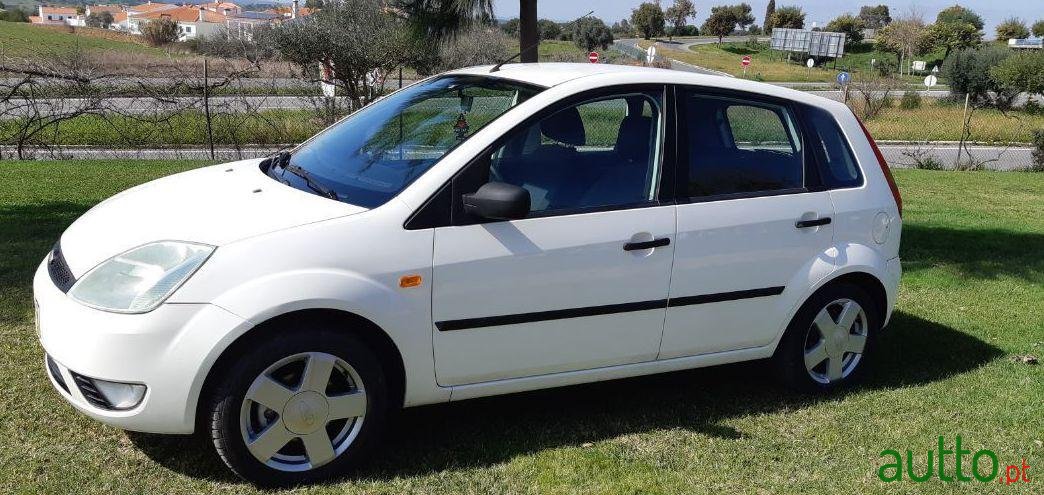 2006' Ford Fiesta photo #3