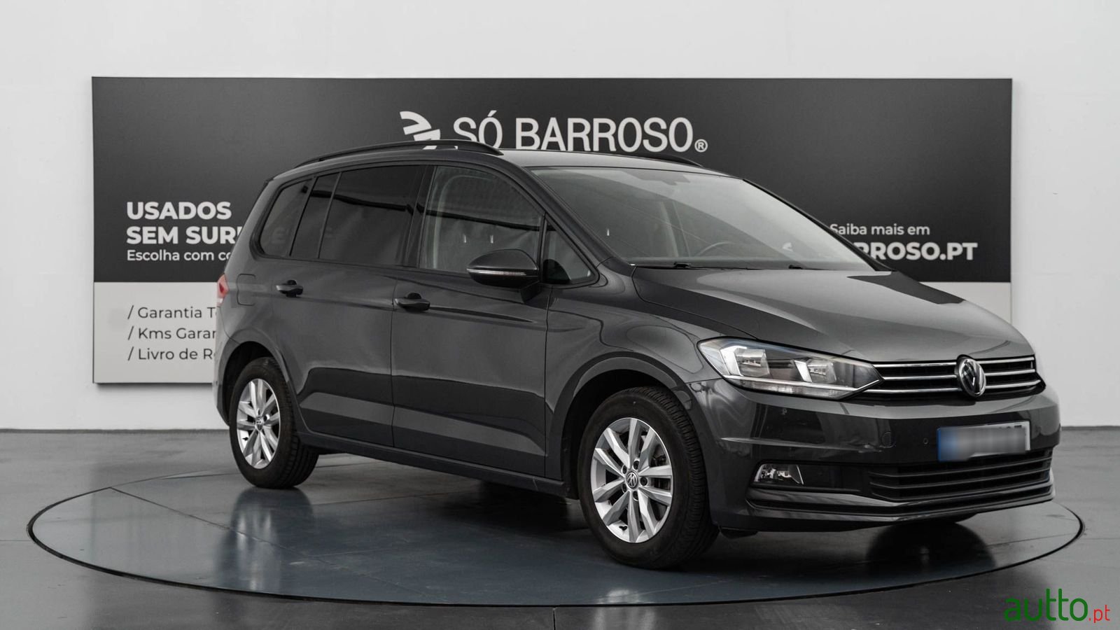 2018' Volkswagen Touran photo #5