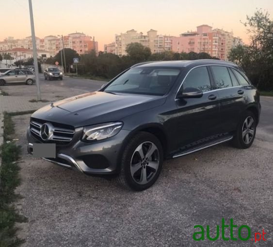 2017' Mercedes-Benz Glc 250 photo #3