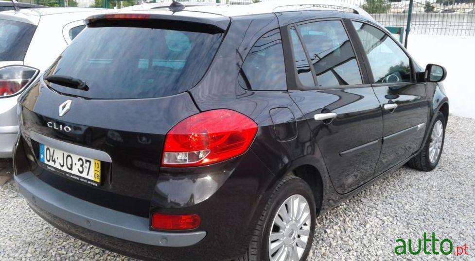 2010' Renault Clio Break photo #1