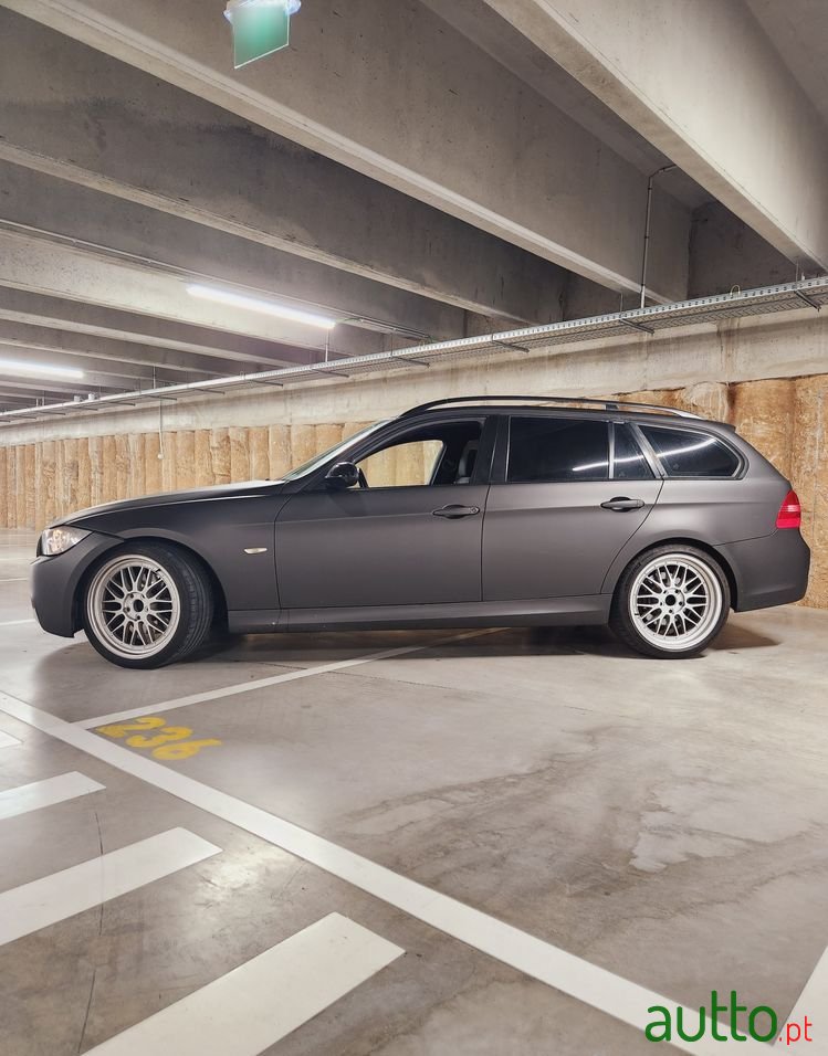 2008' BMW 320 D Touring photo #4