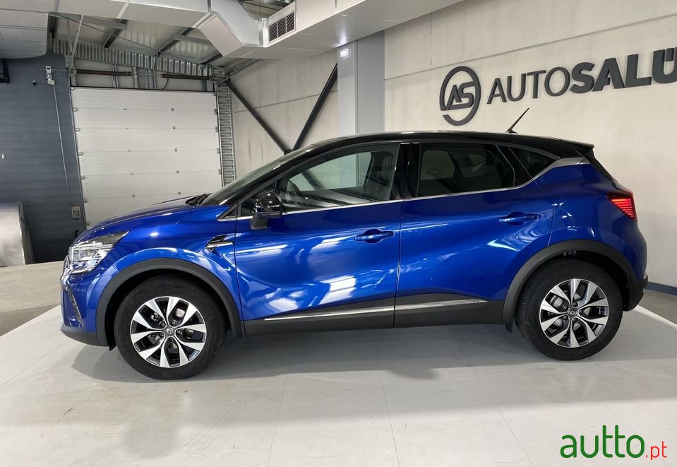 2021' Renault Captur photo #2