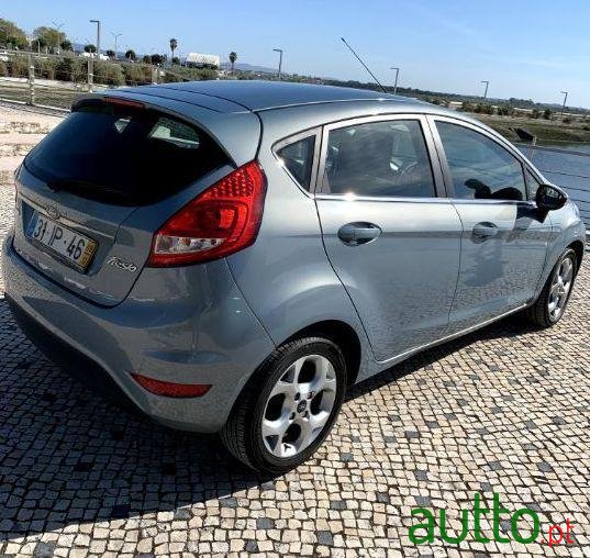 2009' Ford Fiesta photo #3