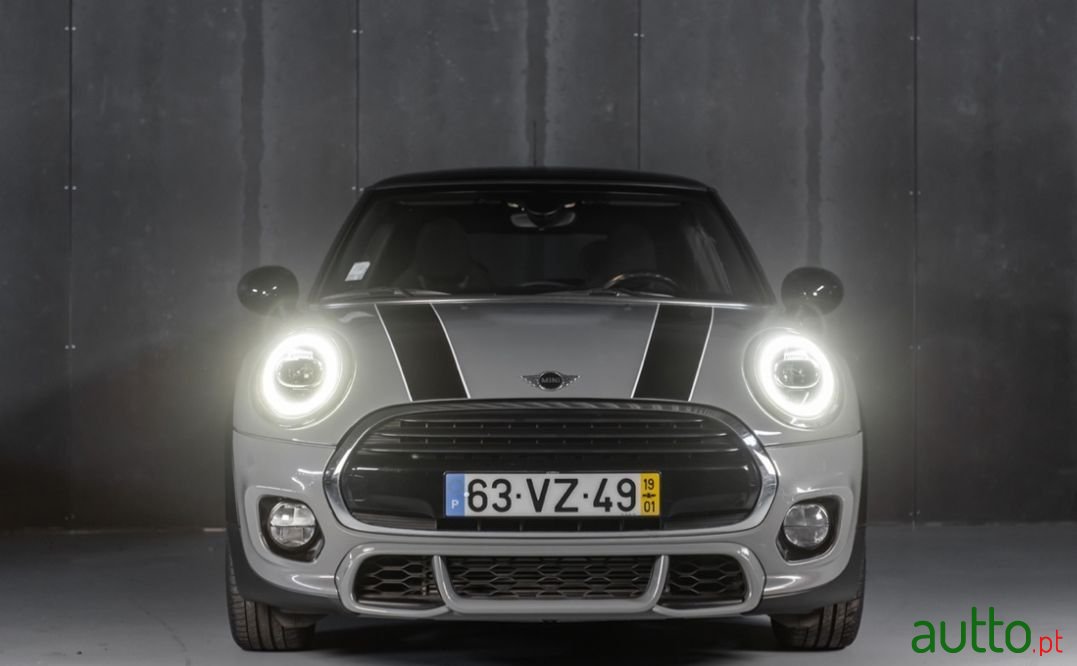 2019' MINI Cooper photo #2