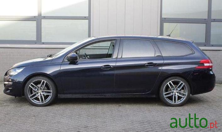 2015' Peugeot 308 Sw photo #2