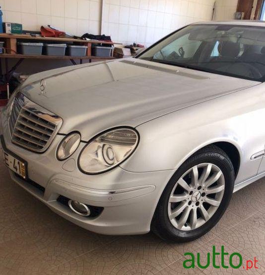 2006' Mercedes-Benz E-220 Elegance photo #1