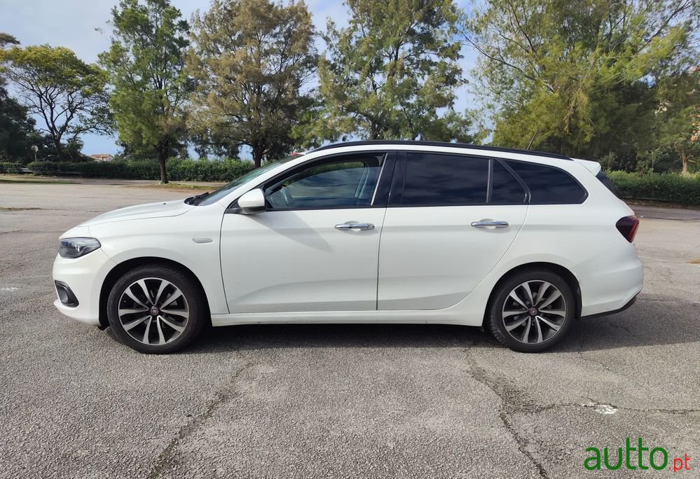 2019' Fiat Tipo Station Wagon photo #6
