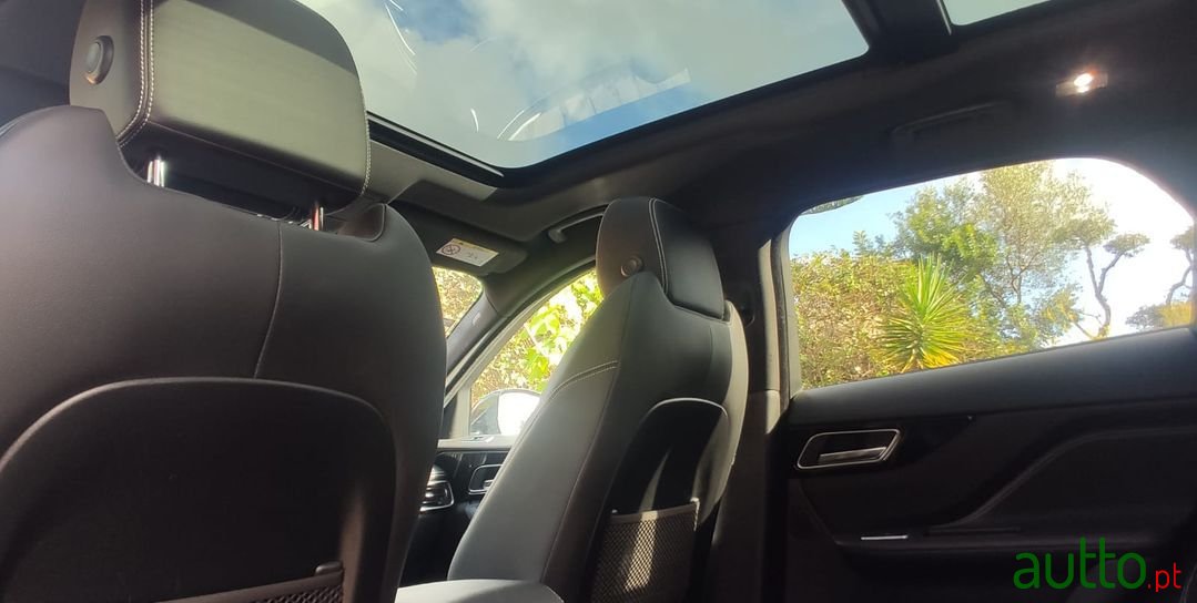 2018' Jaguar F-Pace photo #6