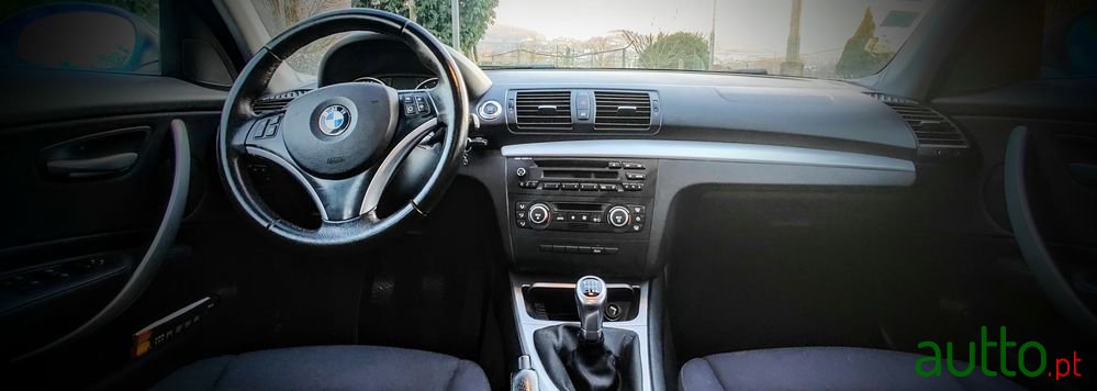 2009' BMW 120 photo #3