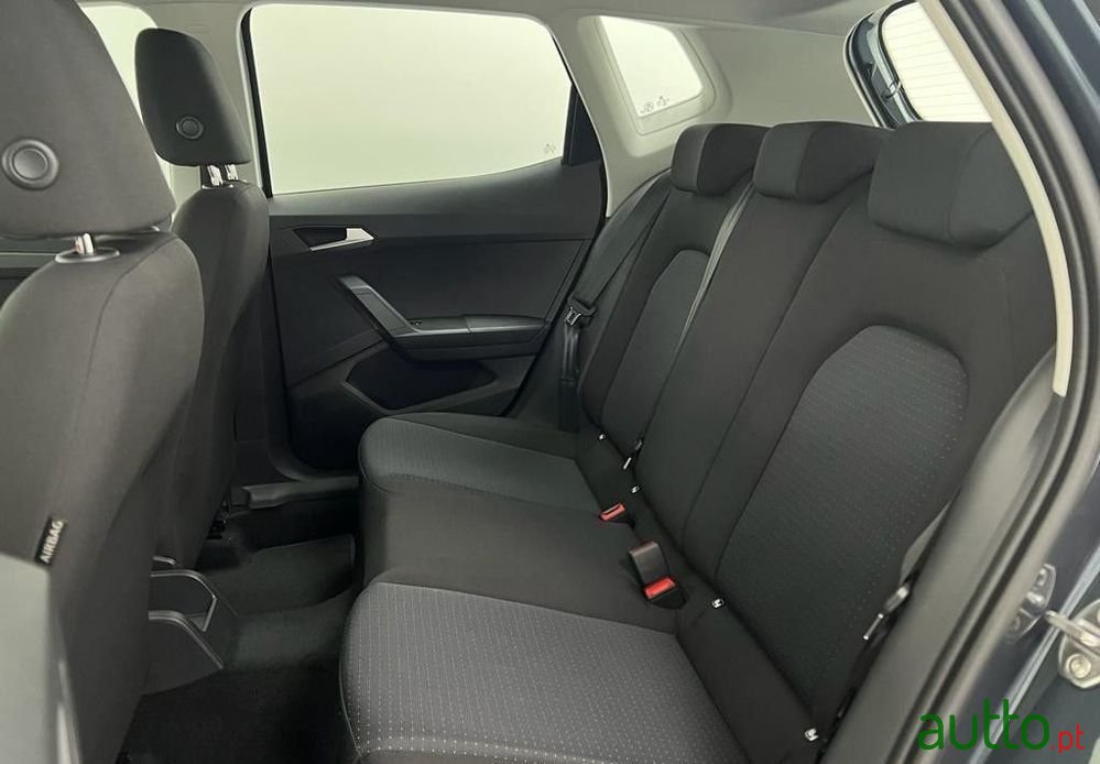 2023' SEAT Arona 1.0 Tsi Style photo #3