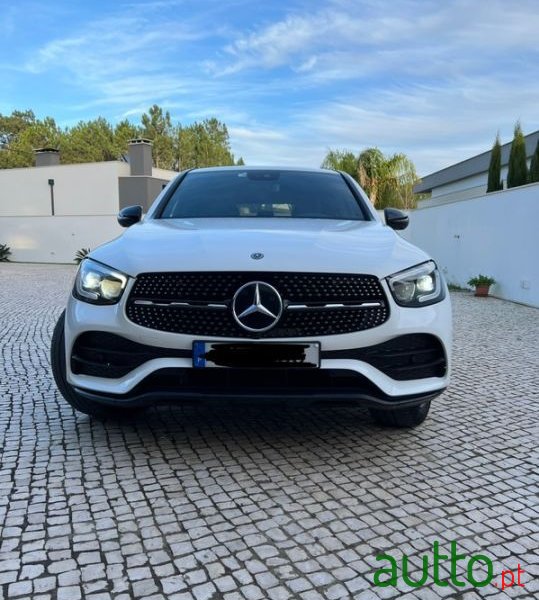 2019' Mercedes-Benz Glc-300 photo #2