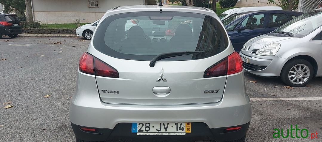 2010' Mitsubishi Colt photo #5