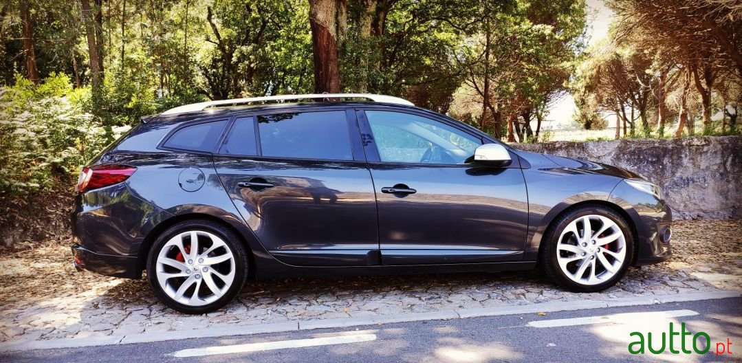 2014' Renault Megane Sport Tourer photo #6