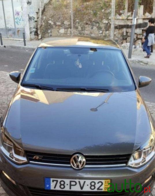2015' Volkswagen Polo 1.2 Tsi R-Line photo #1