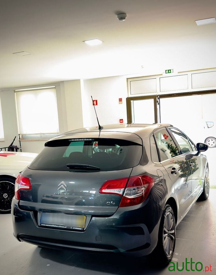 2011' Citroen C4 1.6 Vti Seduction photo #5