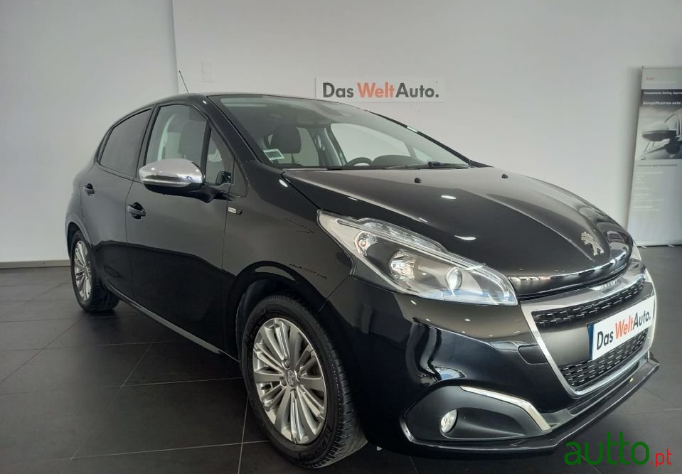 2017' Peugeot 208 photo #3