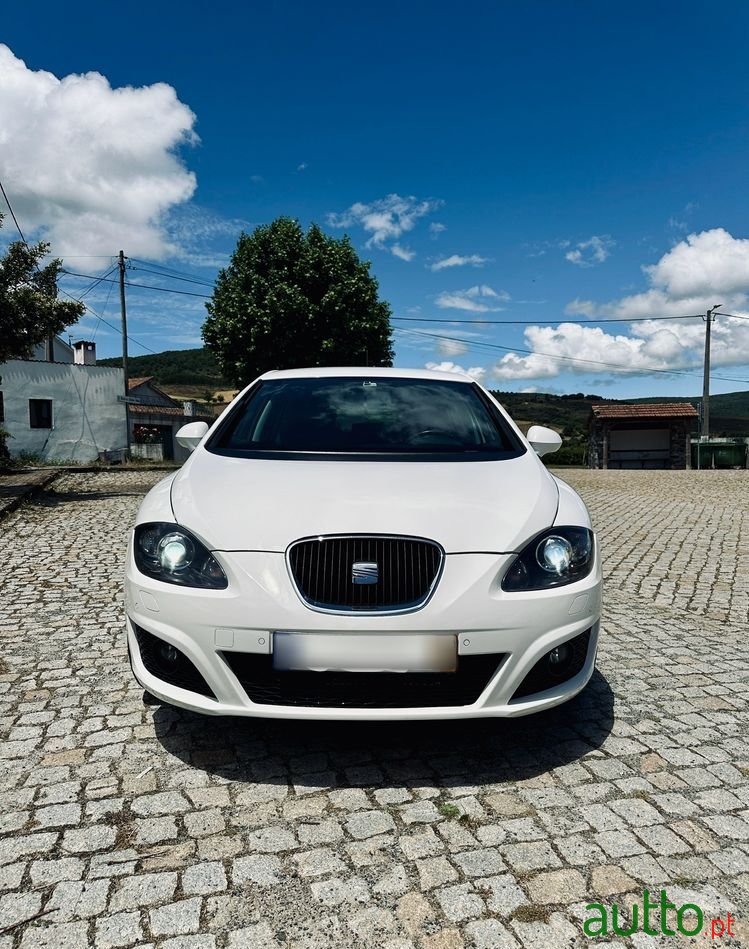 2009' SEAT Leon photo #4