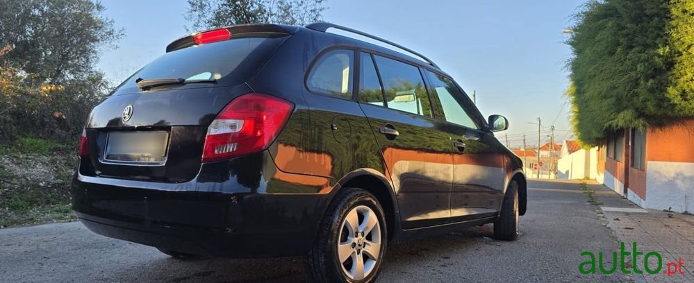 2013' Skoda Fabia Break photo #4