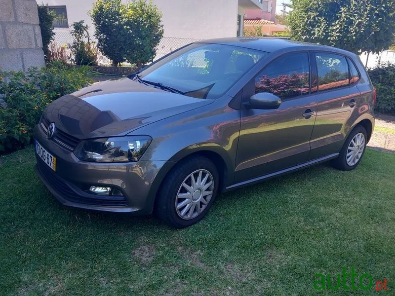 2015' Volkswagen Polo photo #1