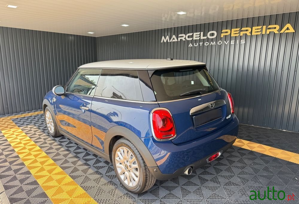 2014' MINI Cooper 3 Portas photo #4