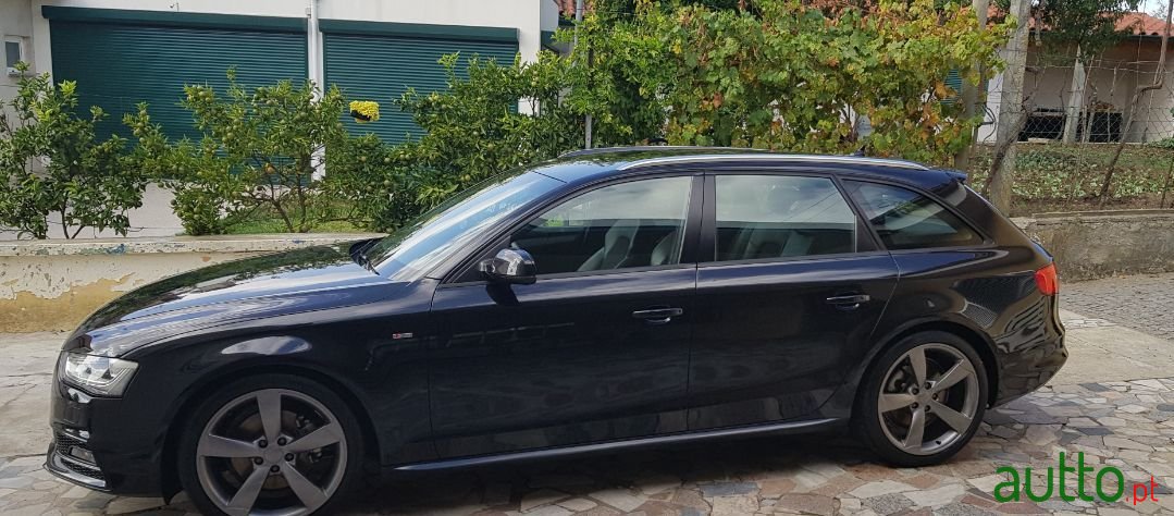 2012' Audi A4 Avant photo #3