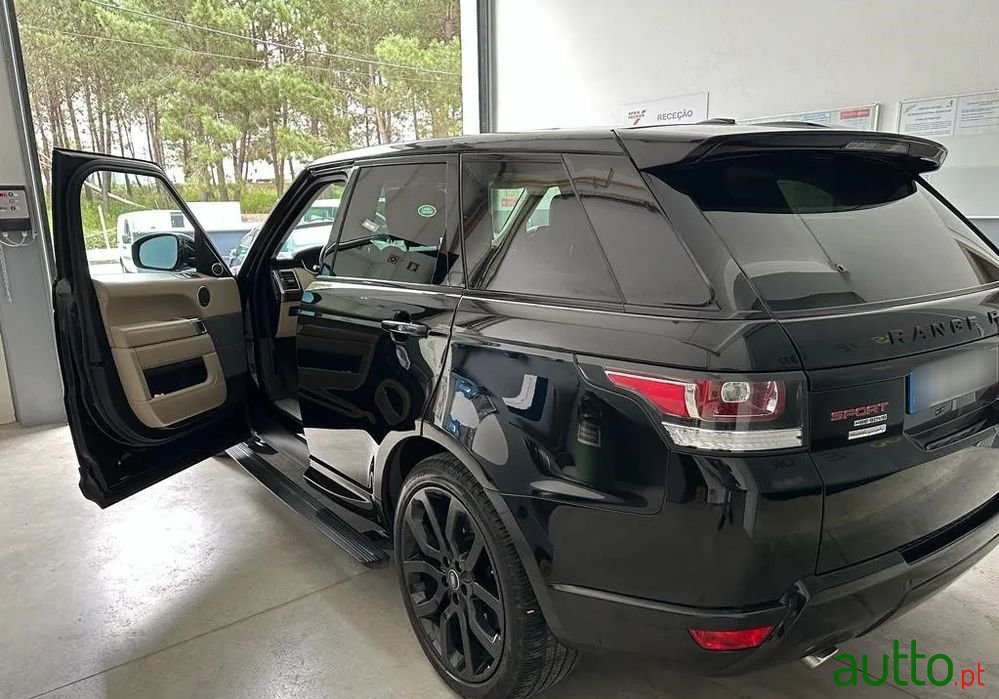 2015' Land Rover Range Rover Sport photo #4