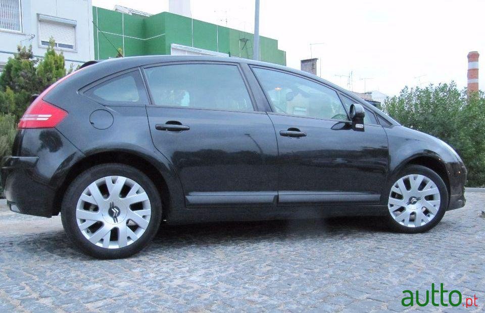 2006' Citroen C4 1.6 Hdi Vtr Pack 110 photo #1