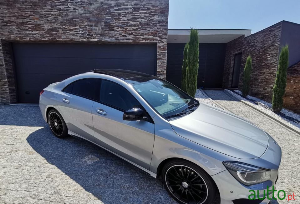 2013' Mercedes-Benz Cla-220 photo #3