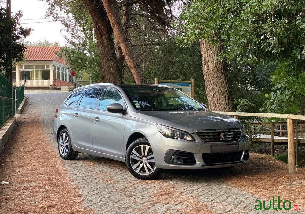 2018' Peugeot 308 Sw photo #1