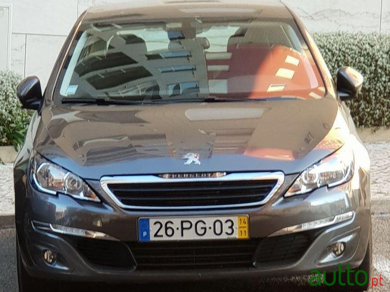 2014' Peugeot 308 1.6 Hdi Active photo #2