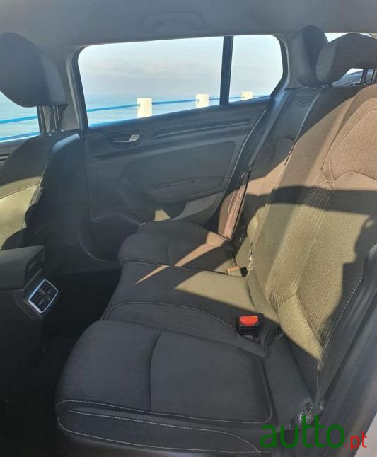 2016' Renault Megane Sport Tourer photo #1