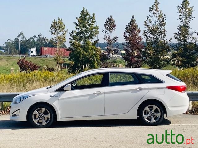 2013' Hyundai i40 Sw photo #3