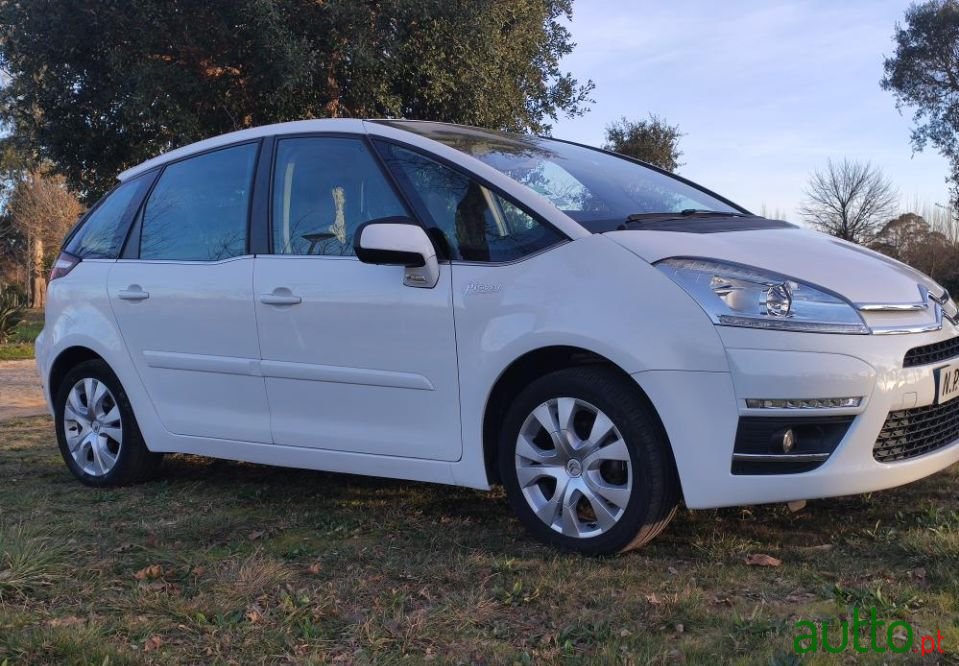 2013' Citroen C4 Picasso photo #3