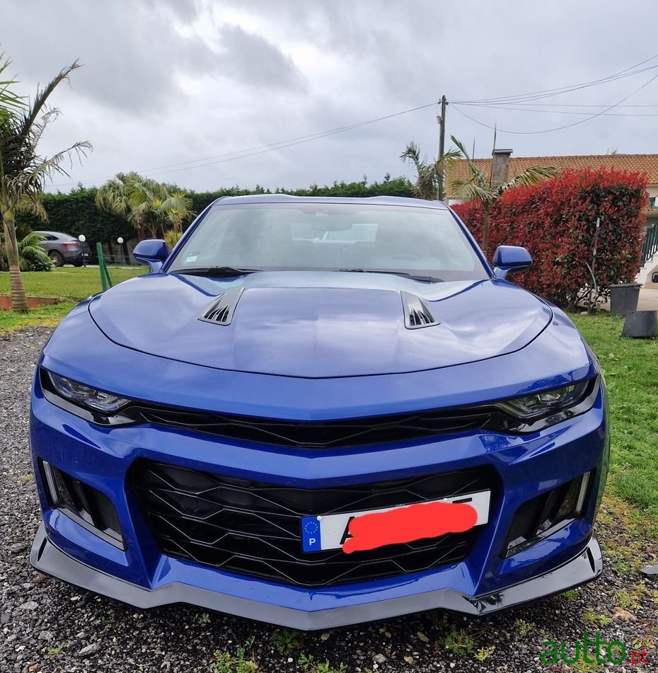 2019' Chevrolet Camaro photo #1