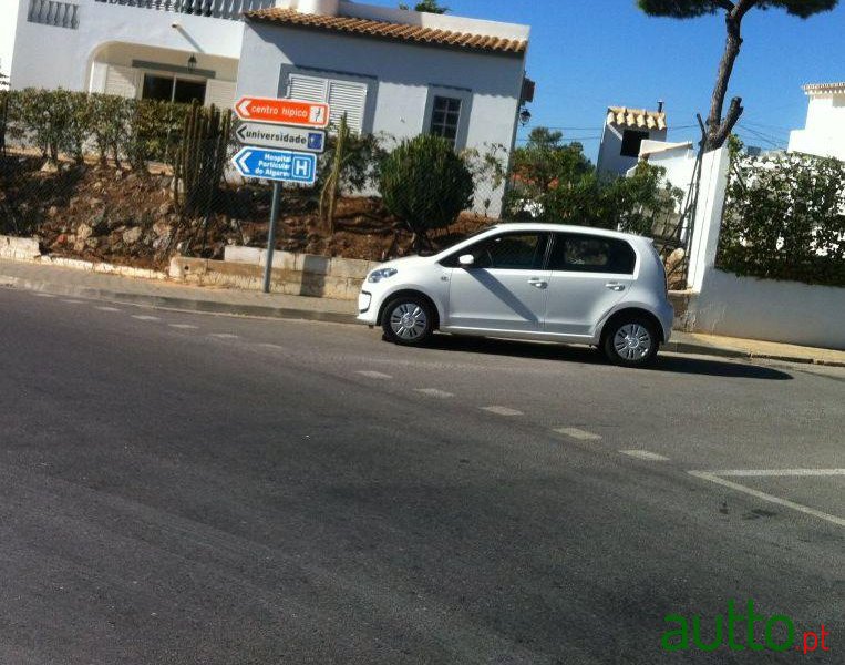 2014' Volkswagen Up! 1.0 photo #2