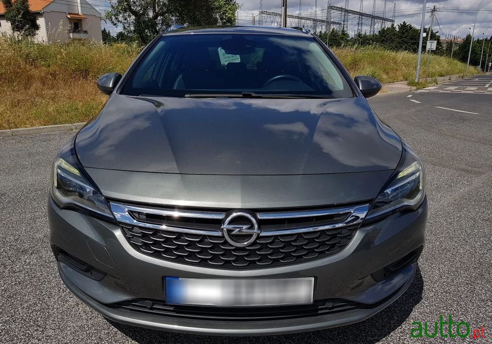 2018' Opel Astra Sports Tourer photo #2