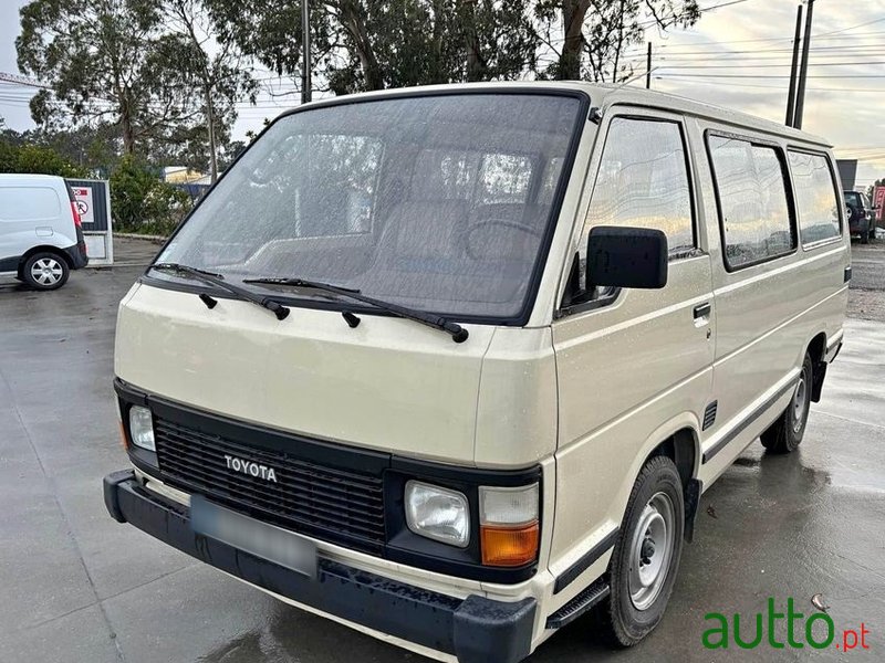 1984' Toyota HiAce photo #6