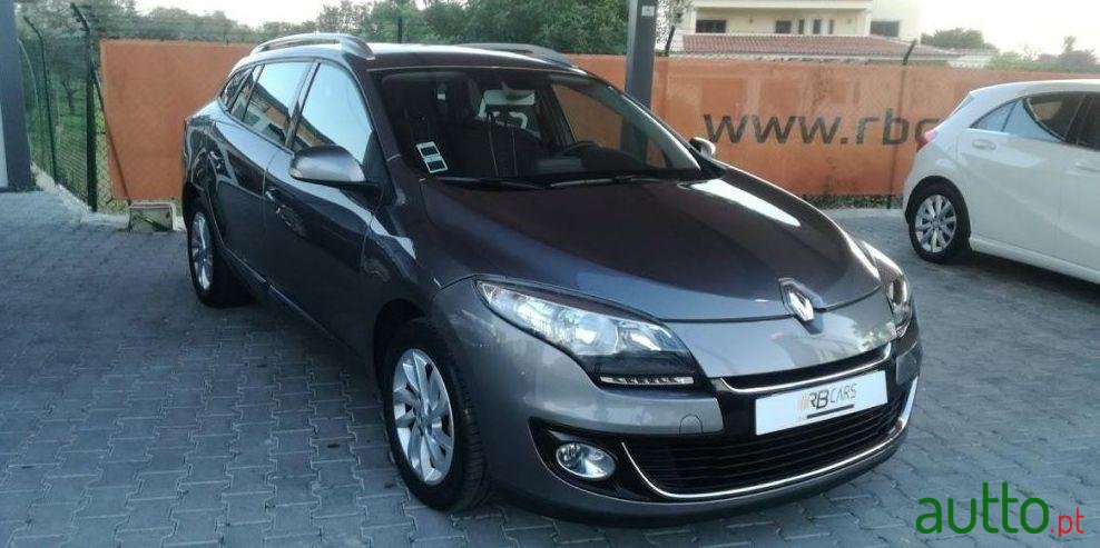 2013' Renault Megane Sport Tourer photo #1