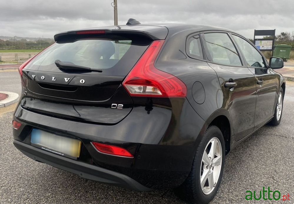 2016' Volvo V40 D2 photo #1