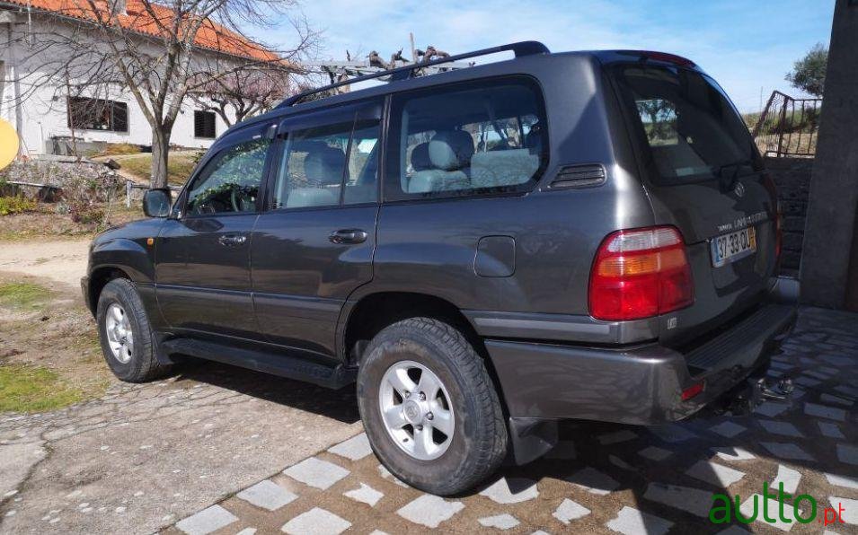 2000' Toyota Hdj 100 photo #4