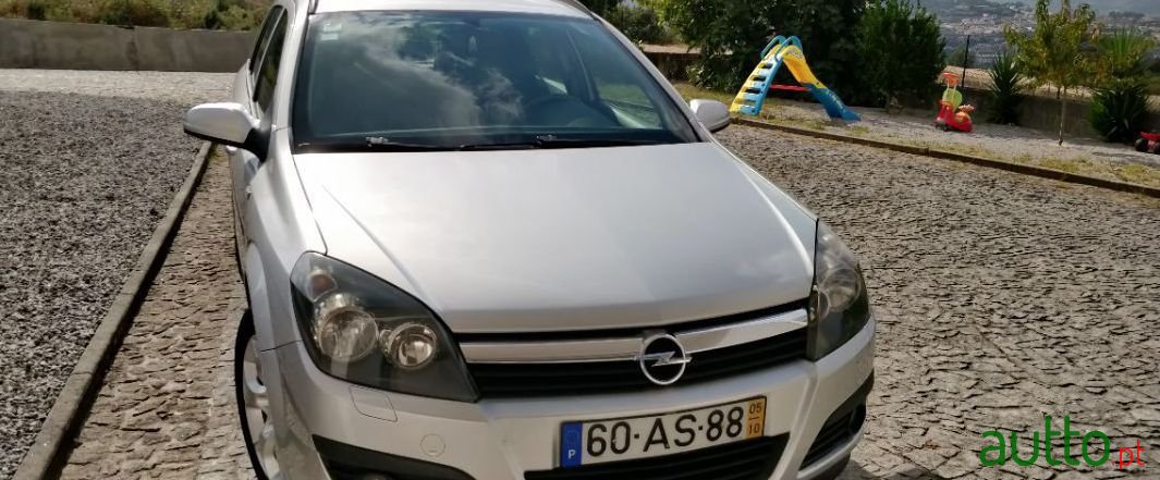 2005' Opel Astra Caravan photo #2