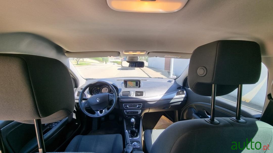 2015' Renault Megane Sport Tourer photo #3