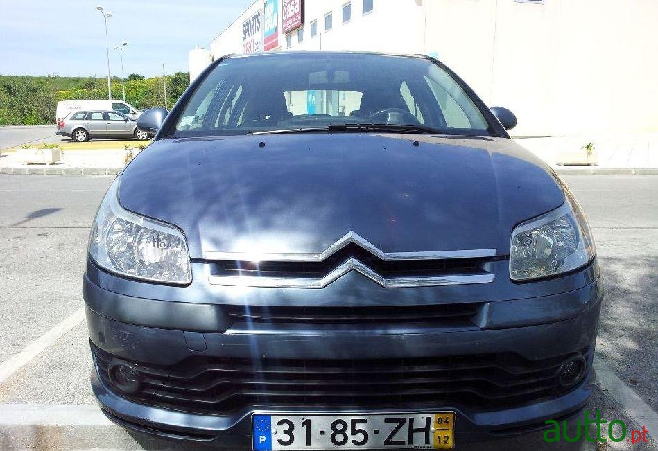 2004' Citroen C4 Hdi photo #2