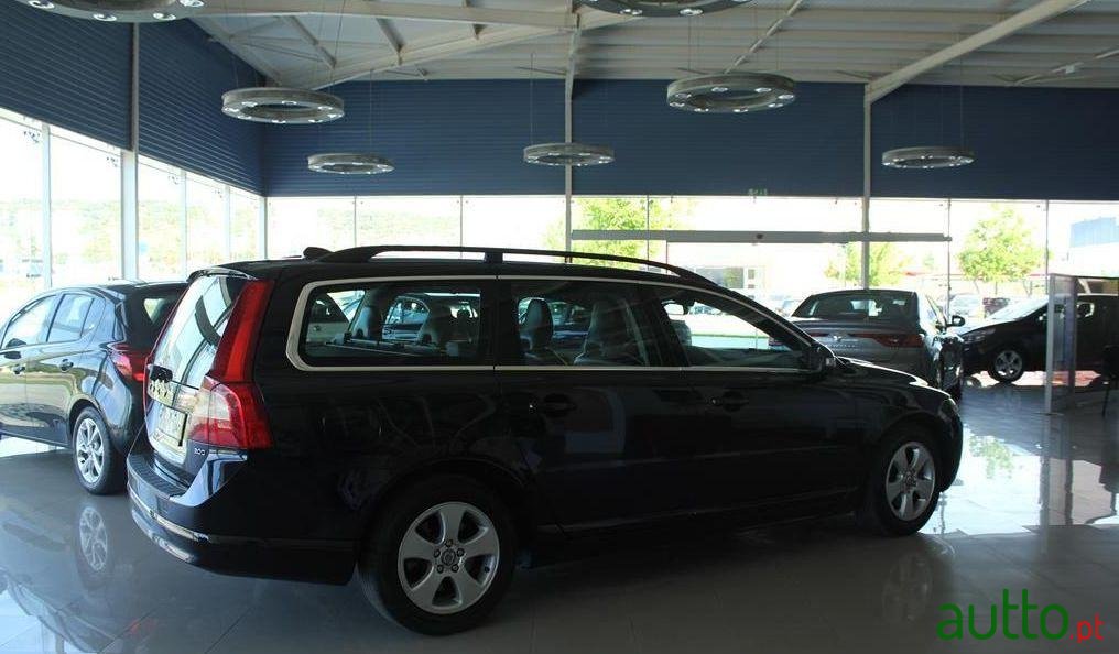2008' Volvo V70 2.0 D Momentum photo #1